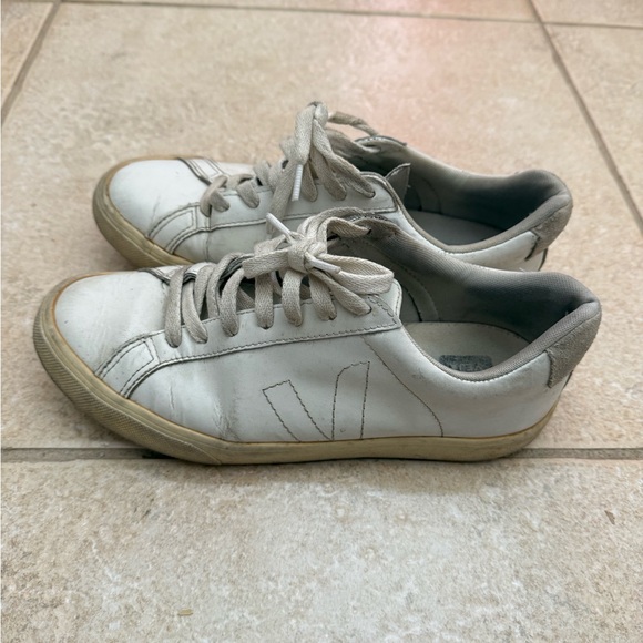 Veja Esplar Leather Sneakers size 38 (7) - Picture 1 of 5